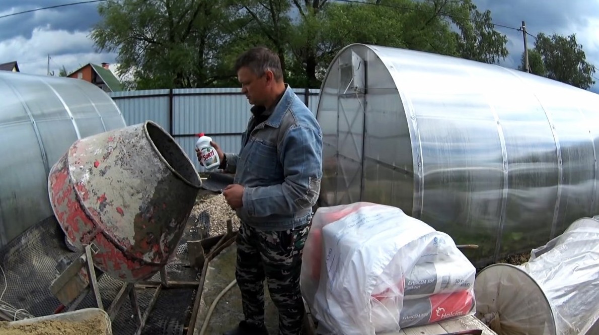 Бетонная садовая дорожка под камень своими руками это не сложно