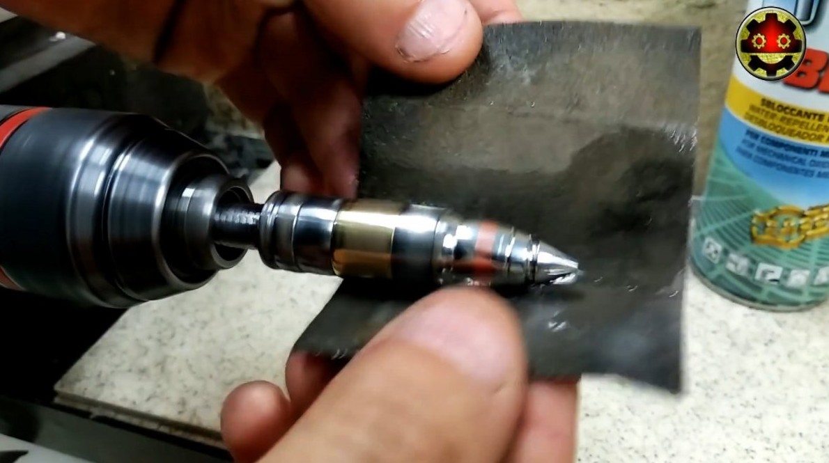 Как из обычных гаек сделать очень крутой брелок без токарного станка