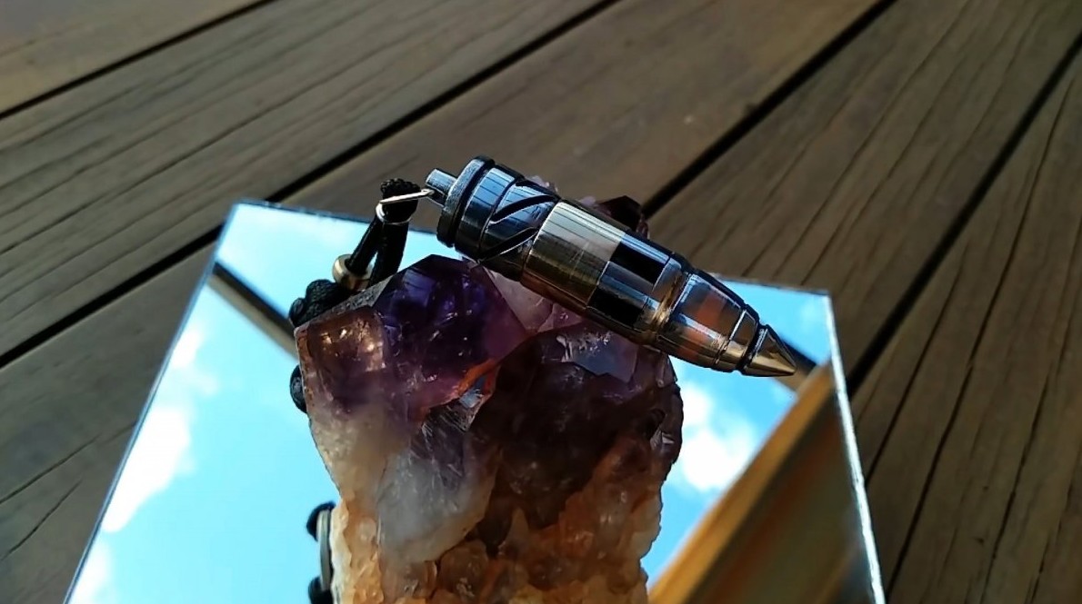 Как из обычных гаек сделать очень крутой брелок без токарного станка