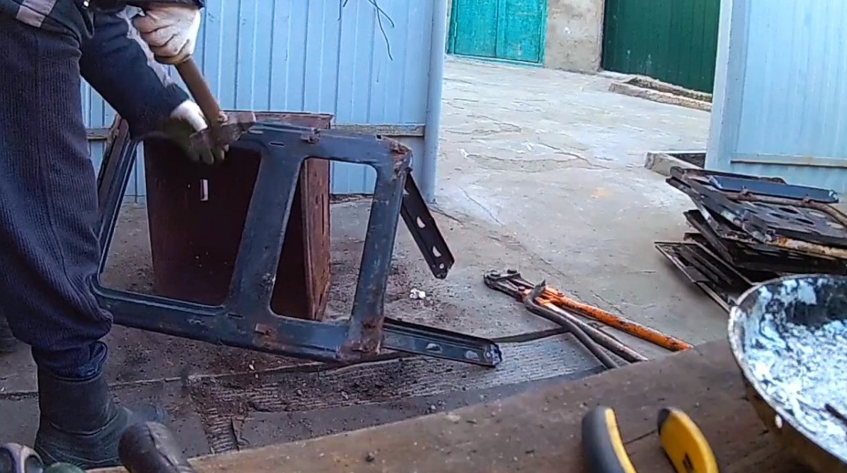 Сколько можно заработать разобрав на металлолом старую газовую плиту