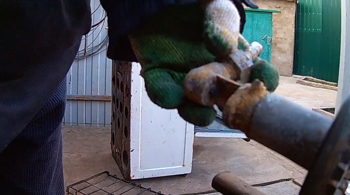 Сколько можно заработать разобрав на металлолом старую газовую плиту