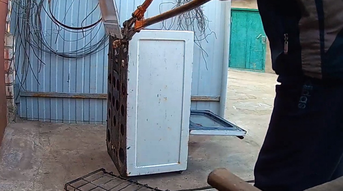 Сколько можно заработать разобрав на металлолом старую газовую плиту