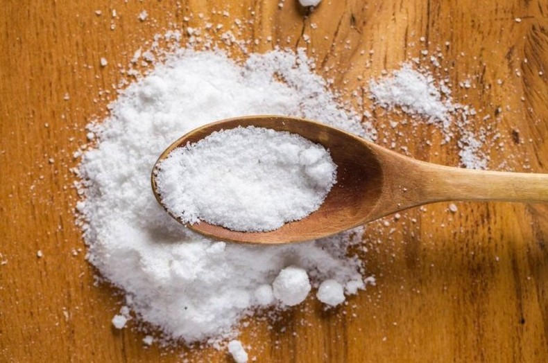 Попробуйте мыть пол с солью: преимущества по сравнению с магазинной химией или даже простой водой - «Своими руками»