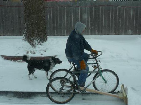 Снегоуборочный велосипед. - «Техника»