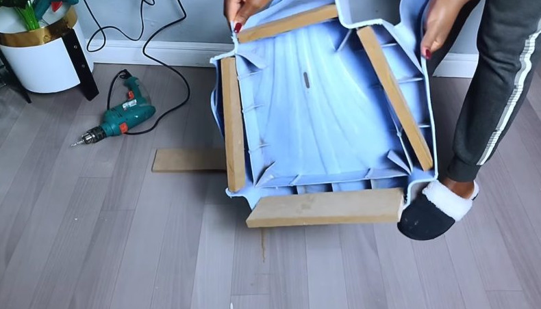 Мастерица показала, как можно переделать старый пластиковый стул в дизайнерское кресло - «Мебель»