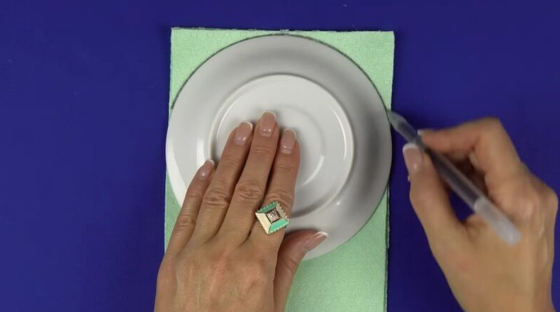 Вместо тапочек и носков сшила всей семье мягкие тканевые следочки - «Своими руками»